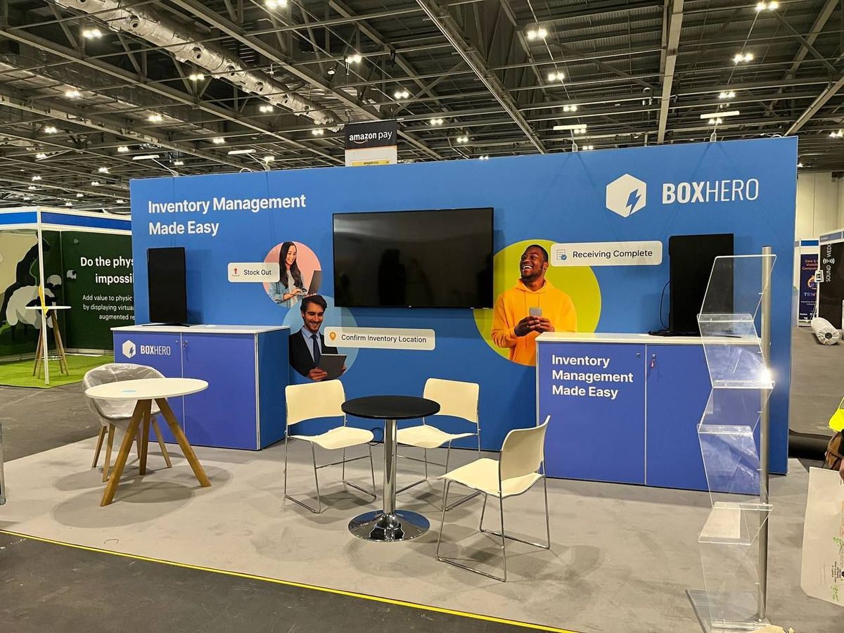 El stand de BoxHero completamente montado