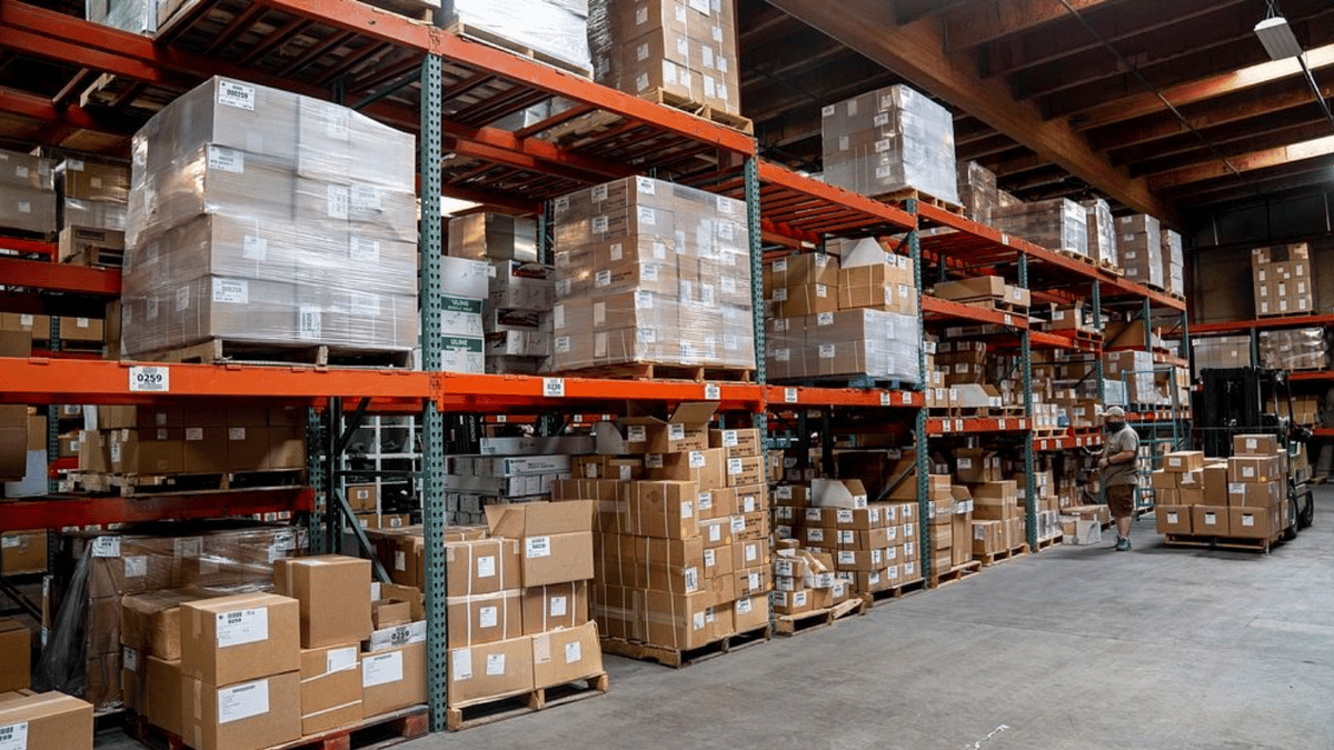 ¿Qué es un SKU y por qué es importante en la gestión de inventario?