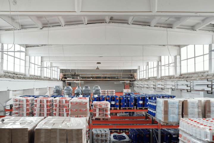 Almacén lleno de inventario