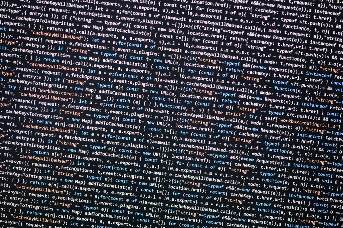 Ilusi Digital: Mengapa Punya Data Stok Saja Tidak Cukup untuk Menyelamatkan Bisnis?