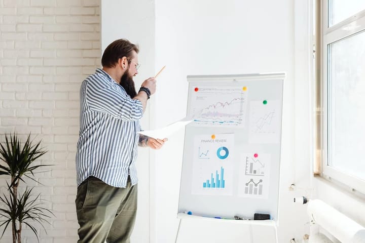 Stock Sering Habis? Saatnya Gunakan Reorder Point dan Forecasting!