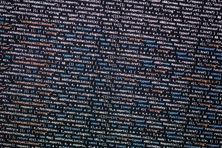 Ilusi Digital: Mengapa Punya Data Stok Saja Tidak Cukup untuk Menyelamatkan Bisnis?